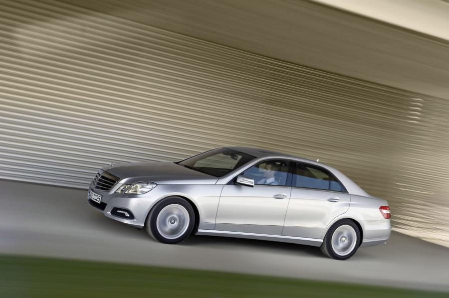  Mercedes-Benz E-Class 2010 года  (фото 35 из 128)